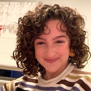 Meet your Posher, Mia